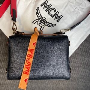 MCM Milano Boston Satchel 18 🟤⚫️